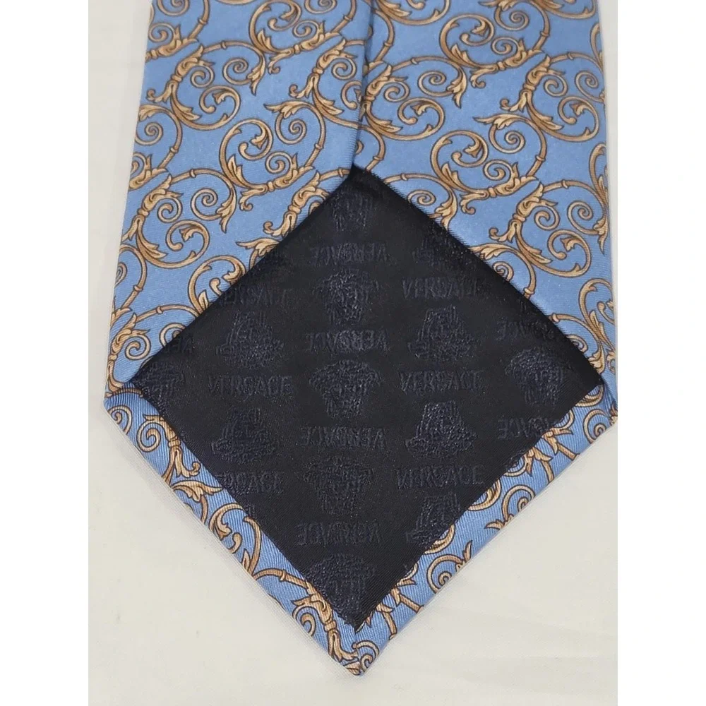 Vintage Versace Medusa Head Light Blue Barpque Tie 100% Pure Silk Blue in Italy